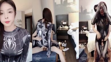 漂亮伪娘吃鸡贴贴 轻点 啊啊好硬好深被操死了 小哥哥操逼真猛 小骚逼被操的大牛子乱晃爽的不要不要的